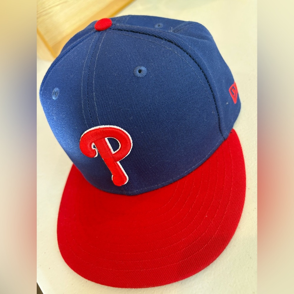 Phillies Hat: Fitted 7 3/8